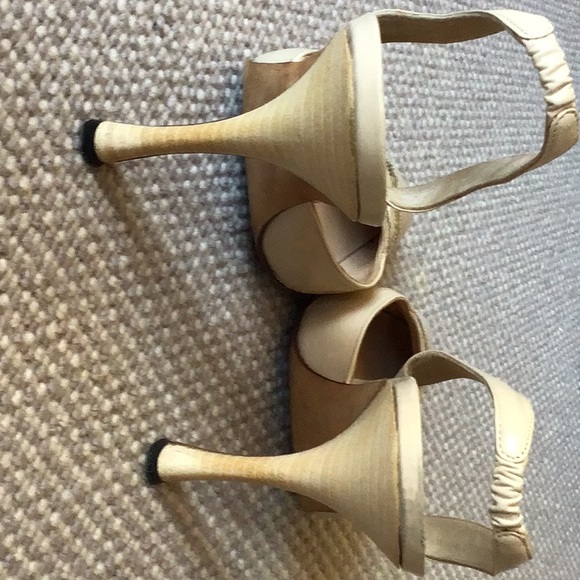 Manola Blahnik sling back high heels - Picture 6 of 6